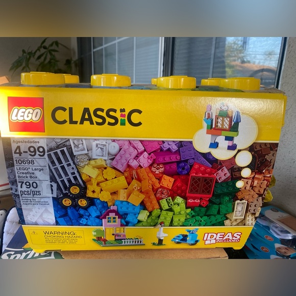 The LEGO Classic Lego Large Creative Brick Box (10698)  NEW - Picture 1 of 4